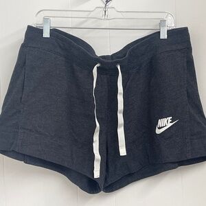 Nike Women’s Gray Fleece Lounge Shorts Size XL Drawstring Waist Athletic Casual